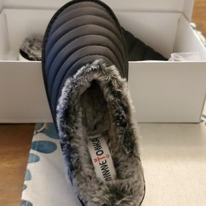 Brand nwt Minnetonka